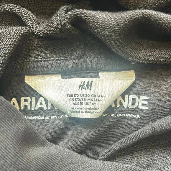 Ariana Grande H&M Crop Sweatshirt Hoodie Women's Thank U Next Gray - Picture 7 of 10
